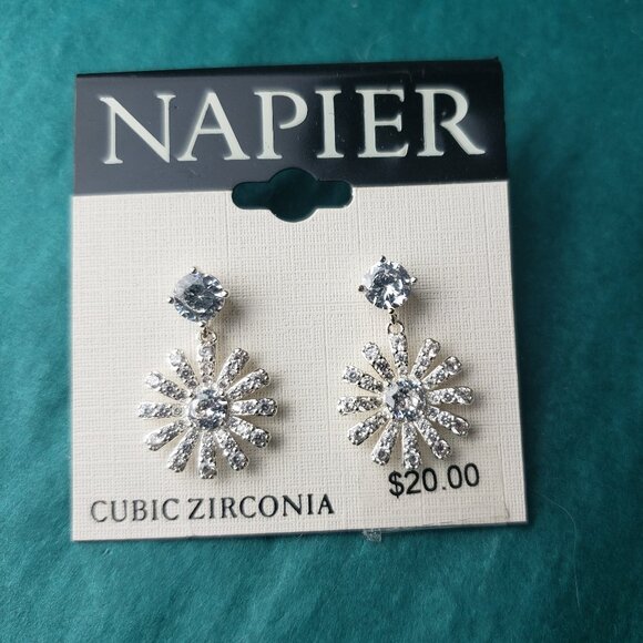 2/15$ NWT Napier cubic zirconia white and silver tone earrings - Picture 1 of 4